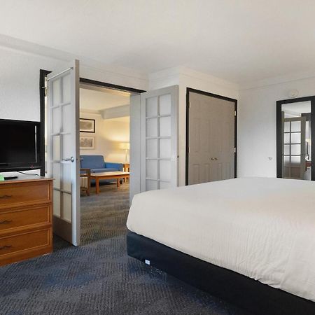 Howard Johnson By Wyndham Sacramento Downtown Exterior foto