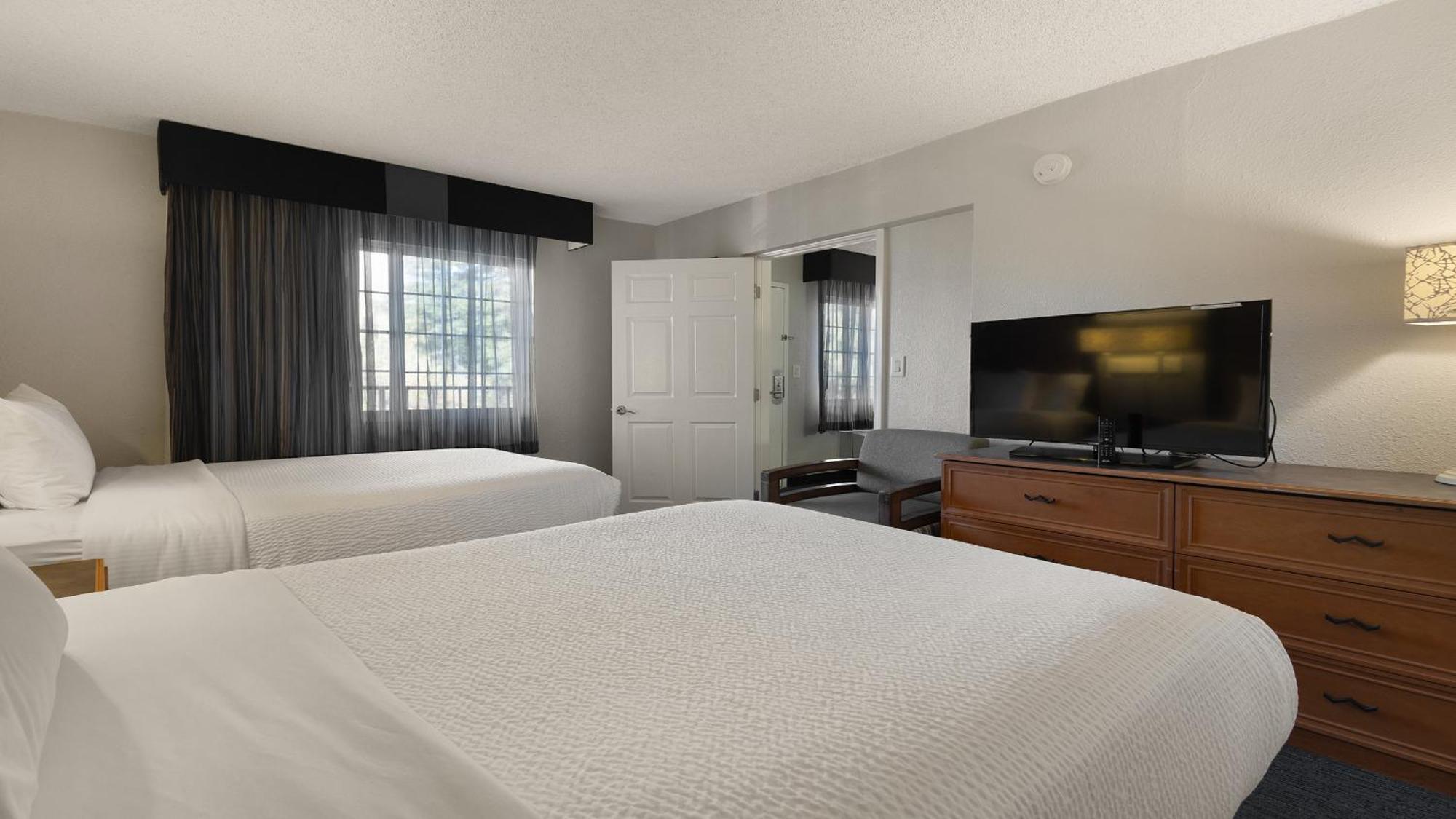 Howard Johnson By Wyndham Sacramento Downtown Exterior foto